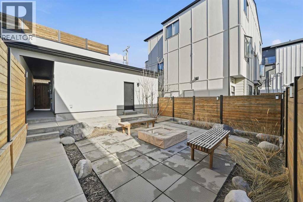 1502 37 Avenue SW — photo 36