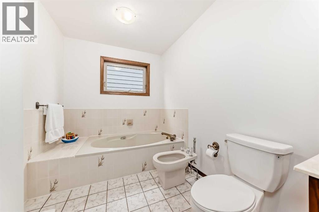 71 Edenwold Place NW — photo 34