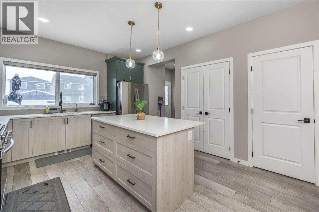 2049 Cobblespring Avenue SW — photo 3