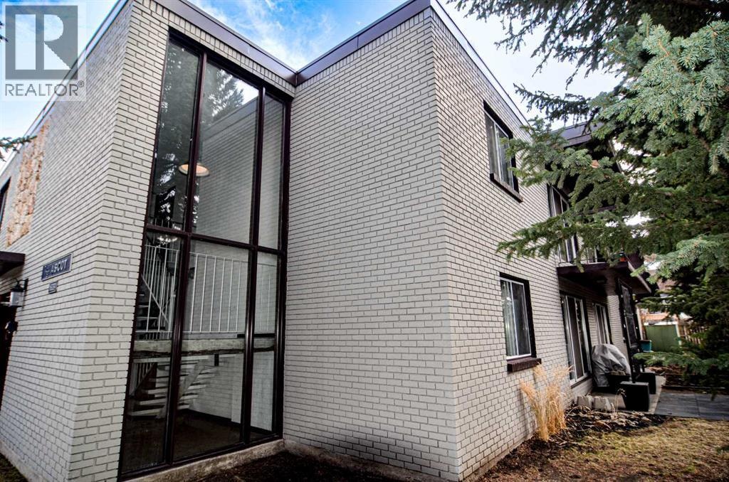 1639 Acton Avenue SW — photo 1