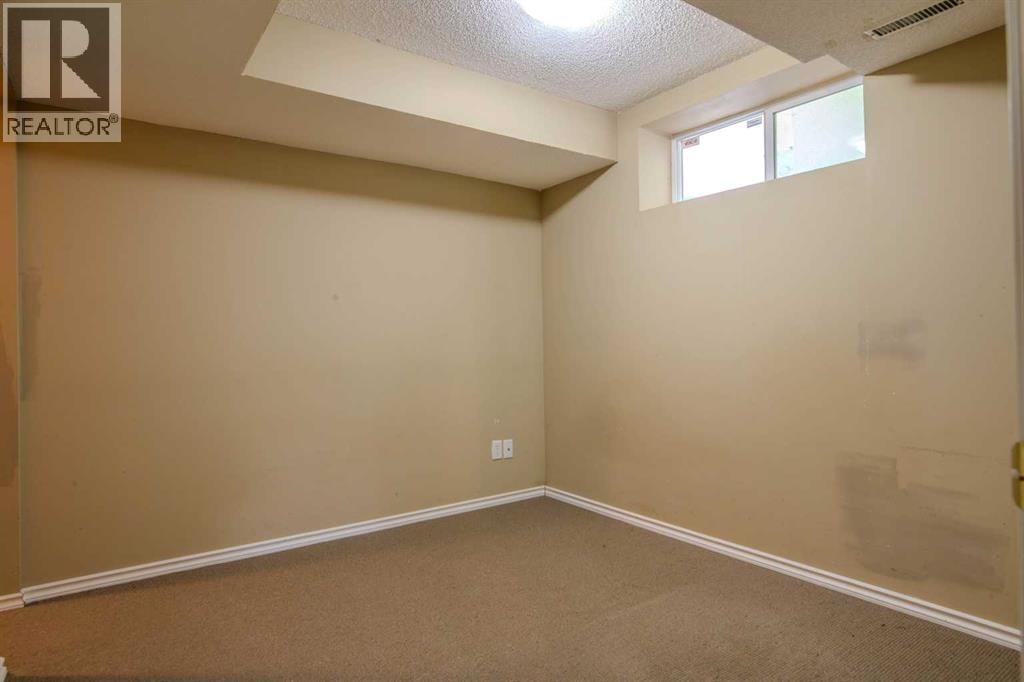 161 Saddlecrest Close NE — photo 34