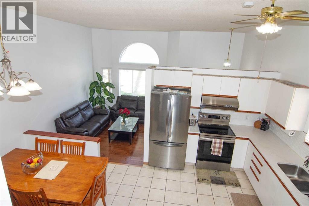 3850 Catalina Boulevard NE — photo 17