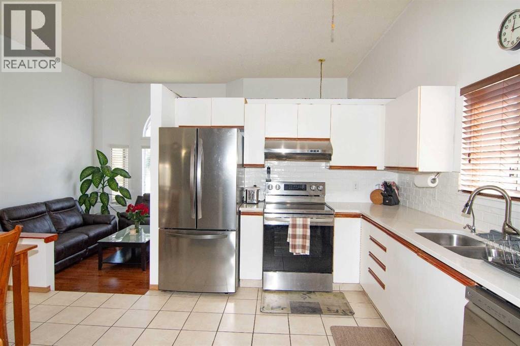 3850 Catalina Boulevard NE — photo 8