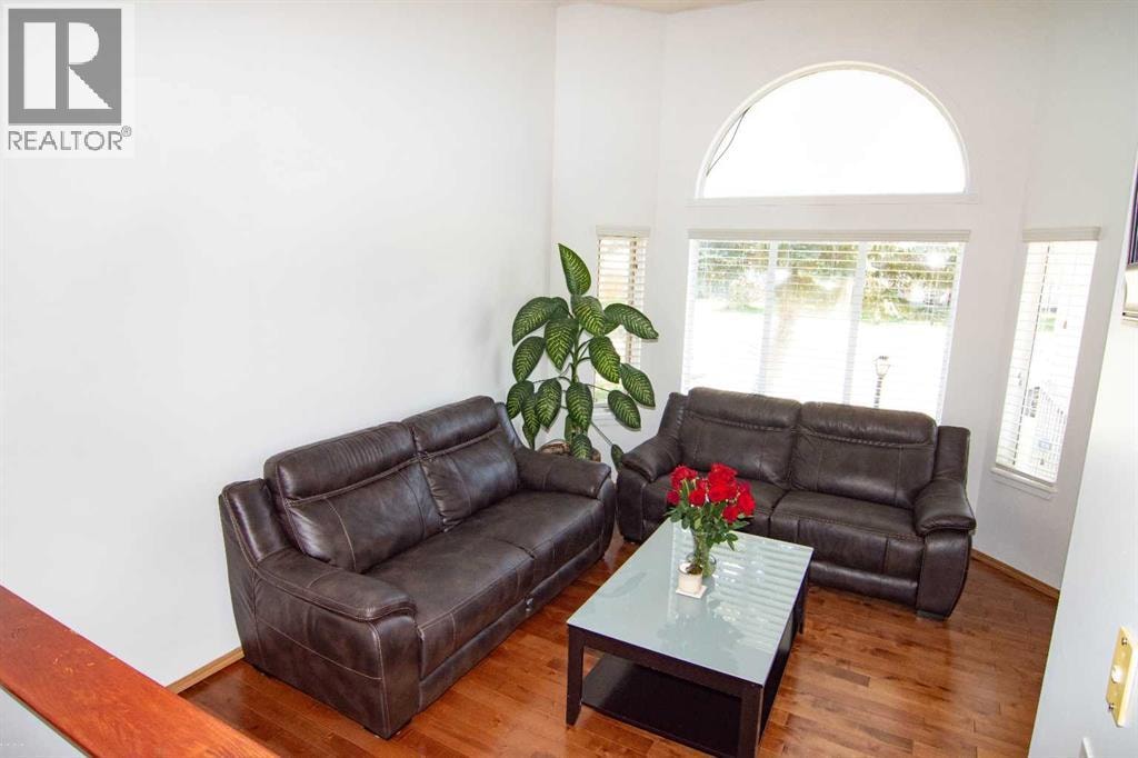 3850 Catalina Boulevard NE — photo 5