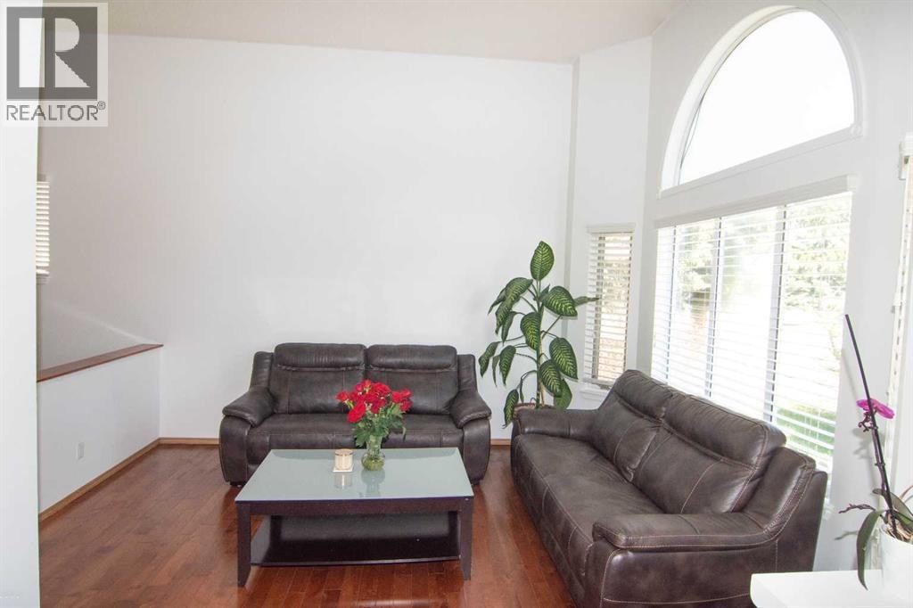 3850 Catalina Boulevard NE — photo 4