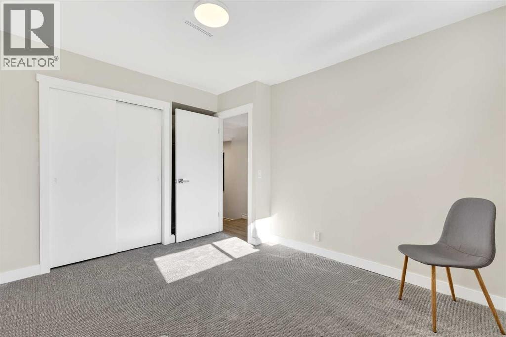 3336 39 Street SW — photo 36
