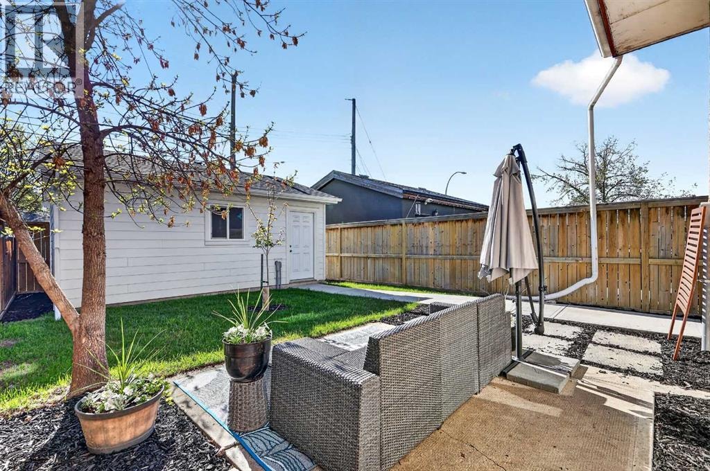 3336 39 Street SW — photo 42
