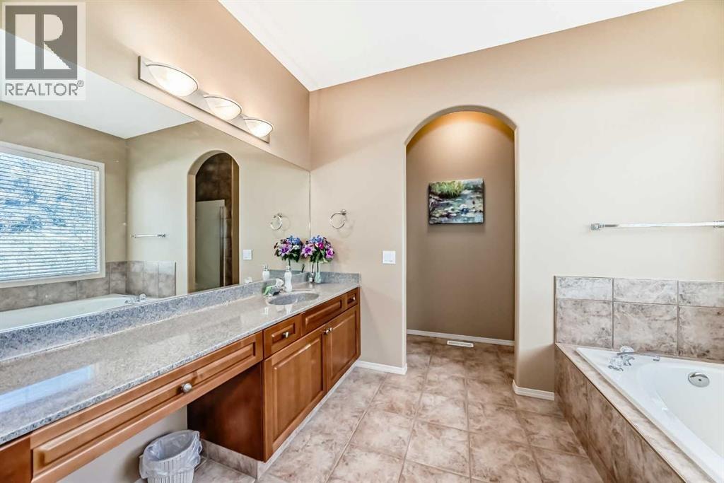 92 Hamptons Drive NW — photo 14