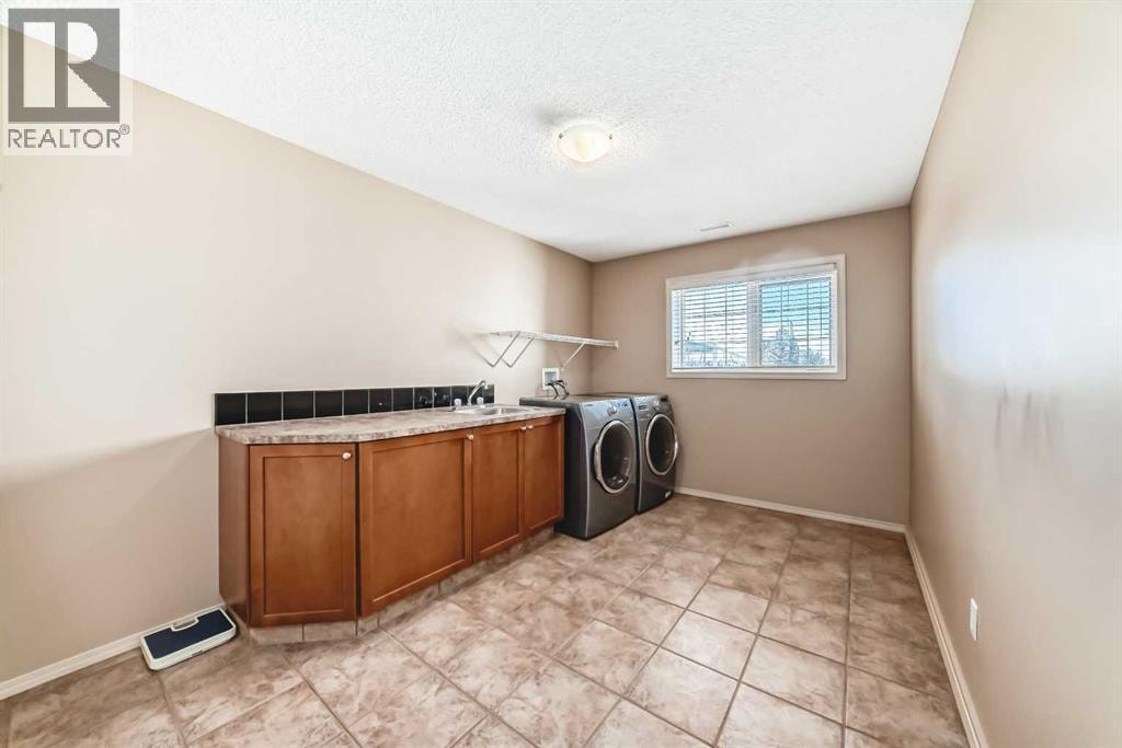 92 Hamptons Drive NW — photo 24