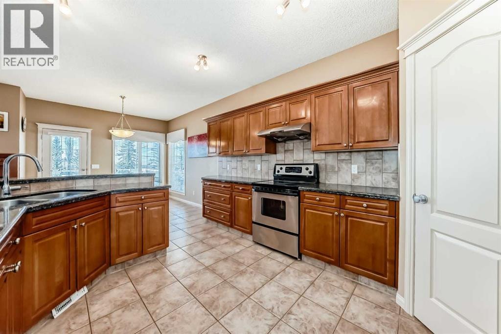 92 Hamptons Drive NW — photo 7