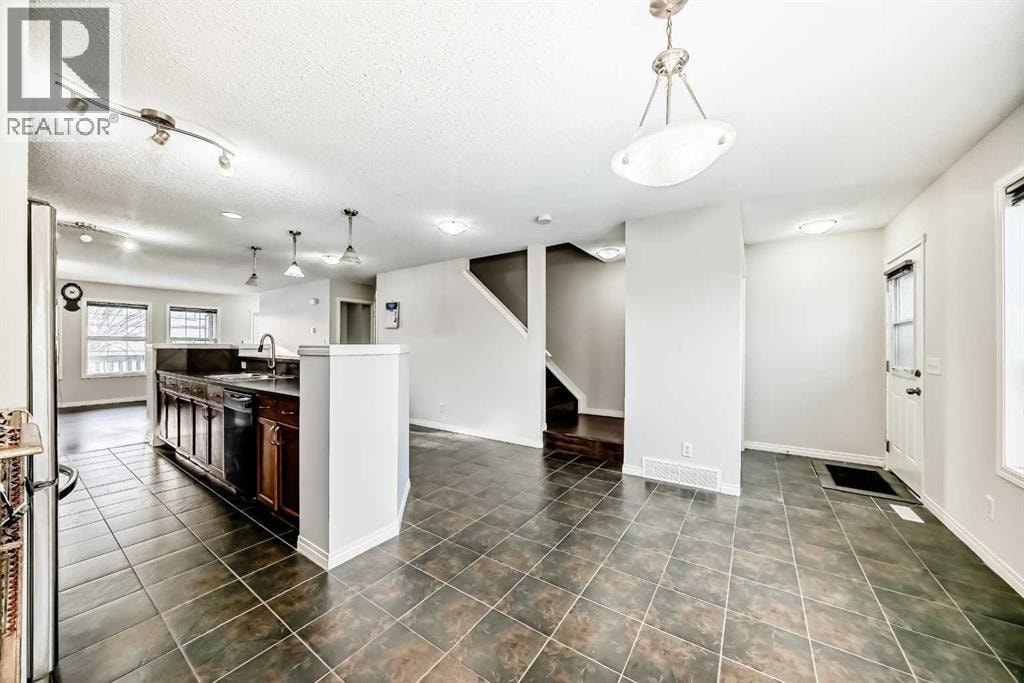 9275 Saddlebrook Drive NE — photo 8