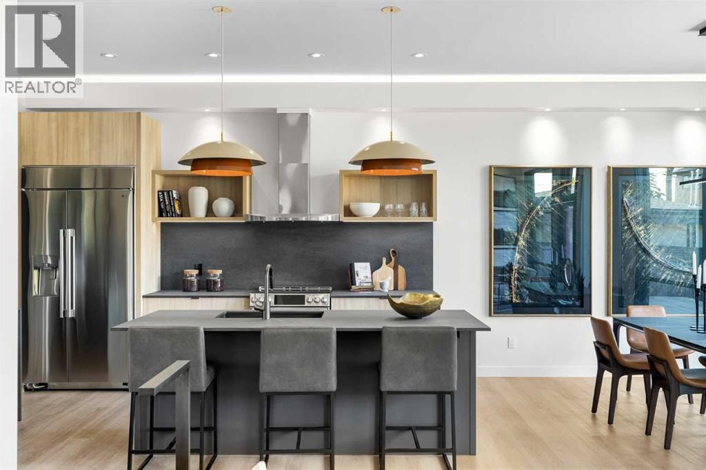 3B Willow Crescent SW — photo 1