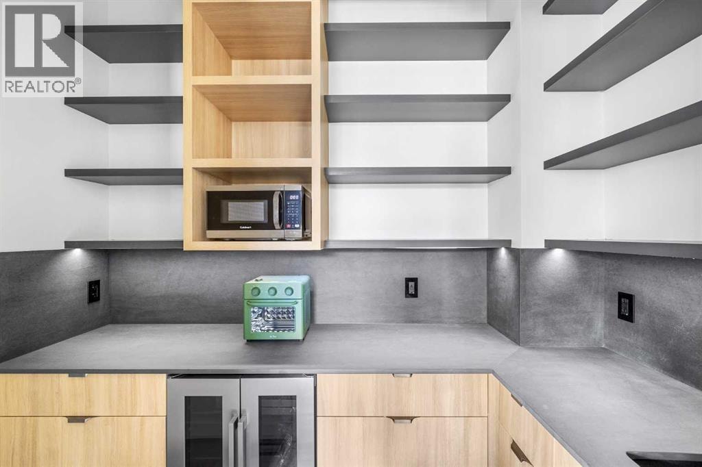 3B Willow Crescent SW — photo 10