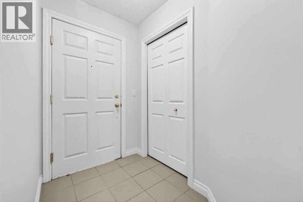 208, 630 10 Street NW — photo 4