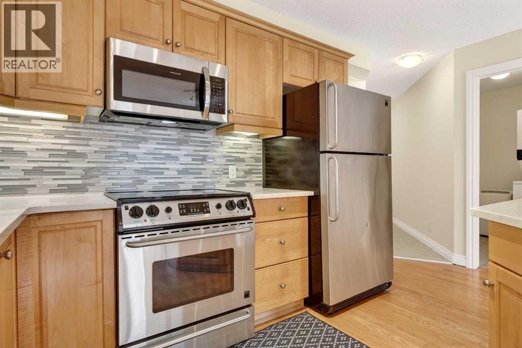 208, 630 10 Street NW — photo 8