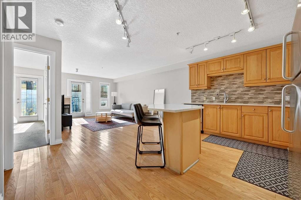 208, 630 10 Street NW — photo 5