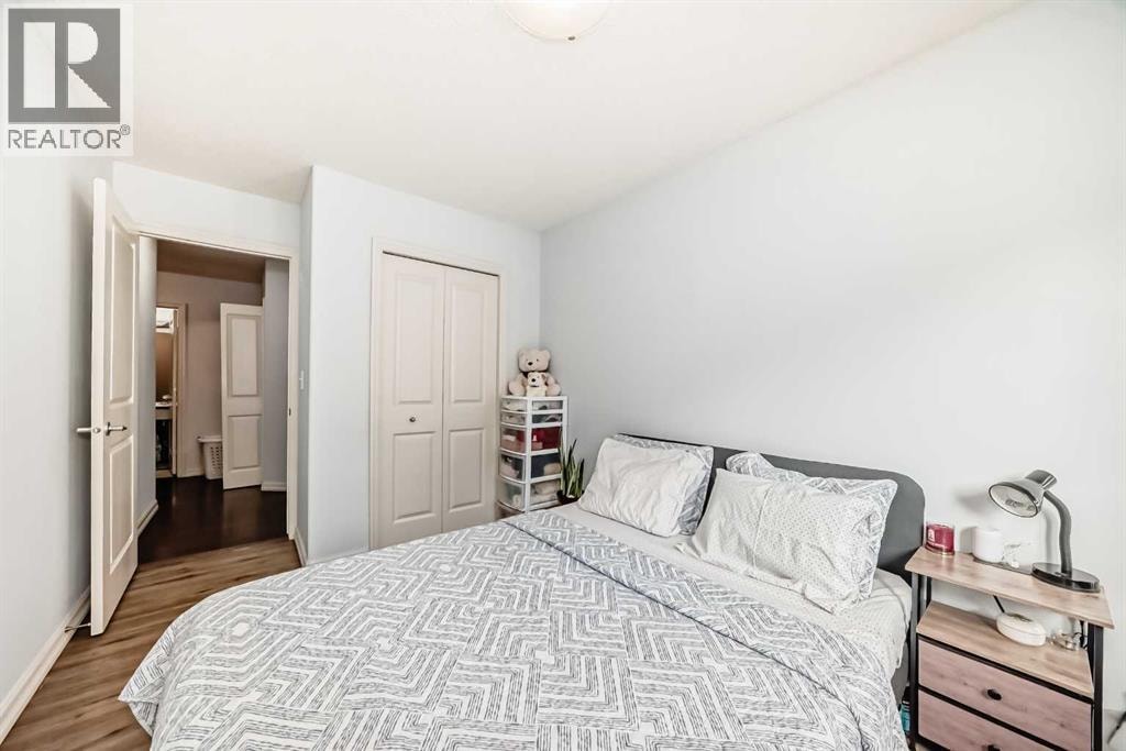 7716 bowness Road NW — photo 30