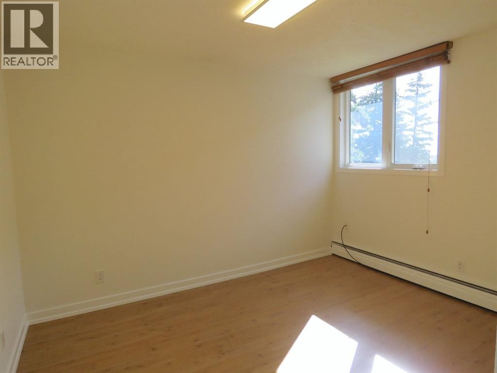 204, 328 Cedar Crescent SW — photo 11