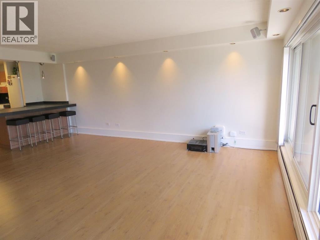 204, 328 Cedar Crescent SW — photo 14