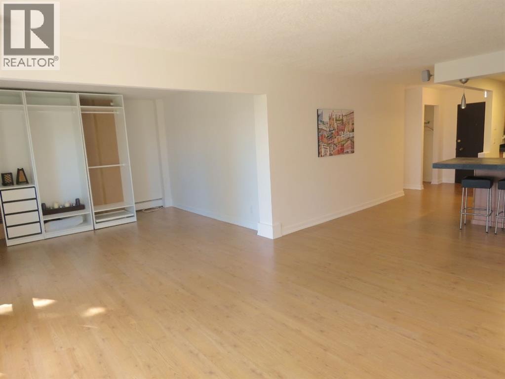 204, 328 Cedar Crescent SW — photo 15