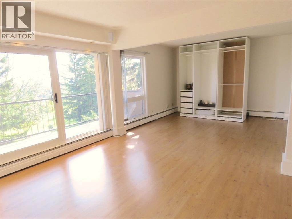 204, 328 Cedar Crescent SW — photo 16