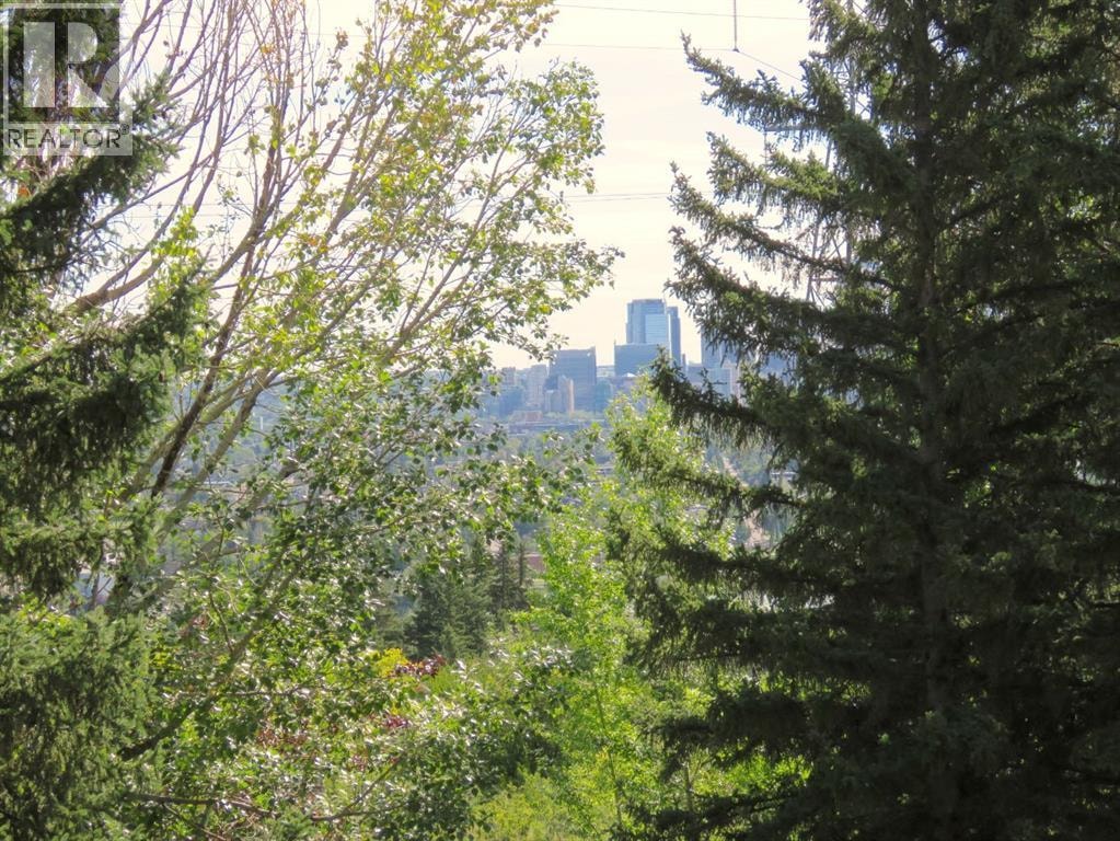 204, 328 Cedar Crescent SW — photo 29