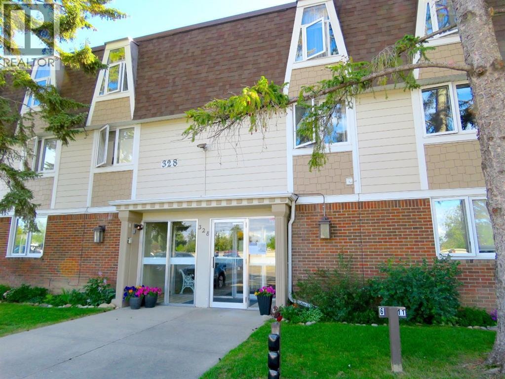 204, 328 Cedar Crescent SW — photo 31