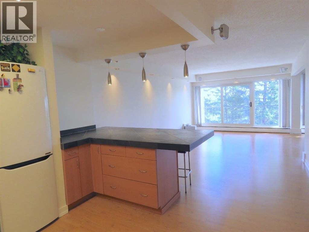 204, 328 Cedar Crescent SW — photo 17