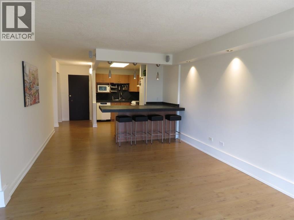 204, 328 Cedar Crescent SW — photo 19