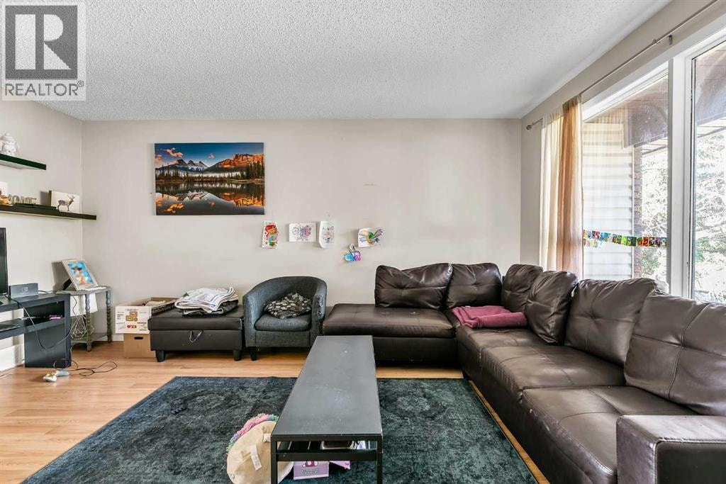 140 Dalhousie Road NW — photo 3
