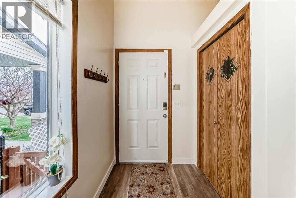 92 Everstone Rise SW — photo 3