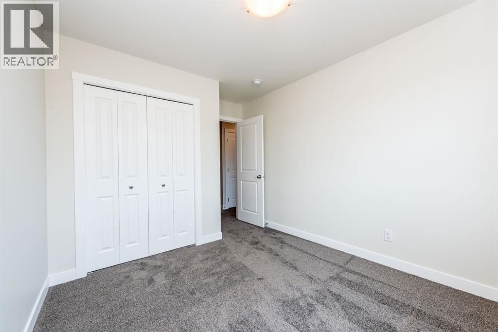 671 Wolf Willow Boulevard SE — photo 33