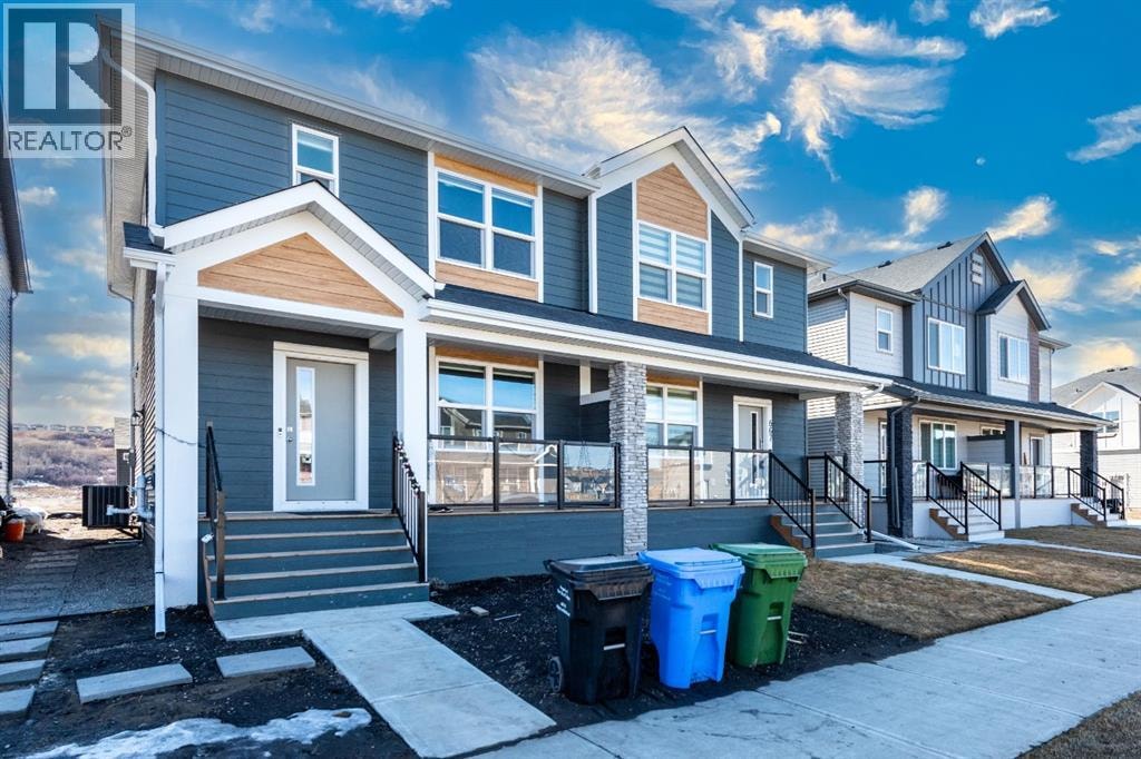 671 Wolf Willow Boulevard SE — photo 2