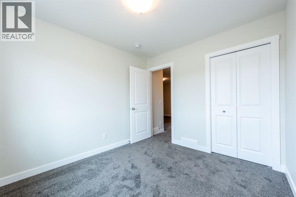671 Wolf Willow Boulevard SE — photo 31