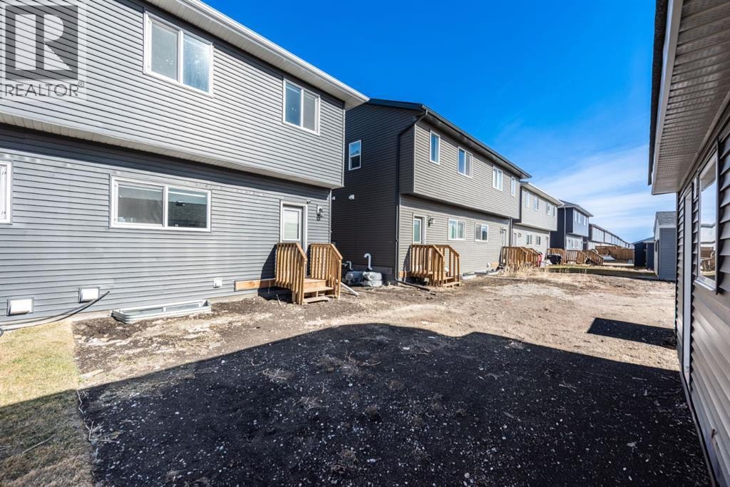 671 Wolf Willow Boulevard SE — photo 6