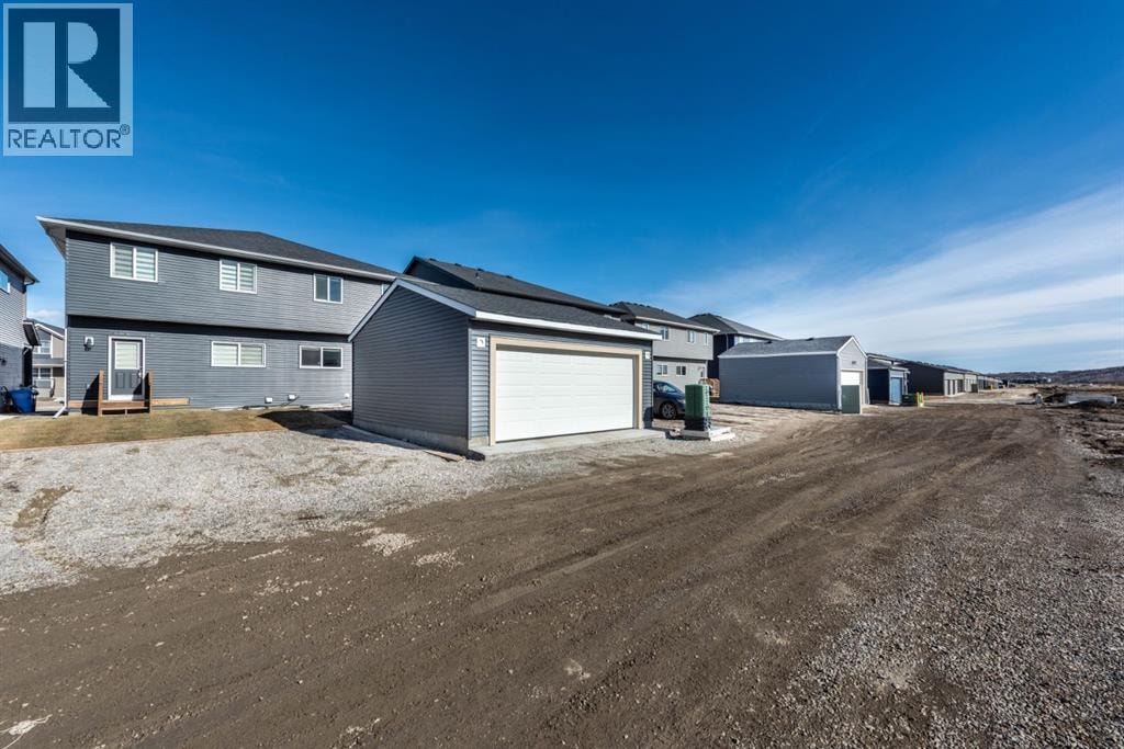 671 Wolf Willow Boulevard SE — photo 5