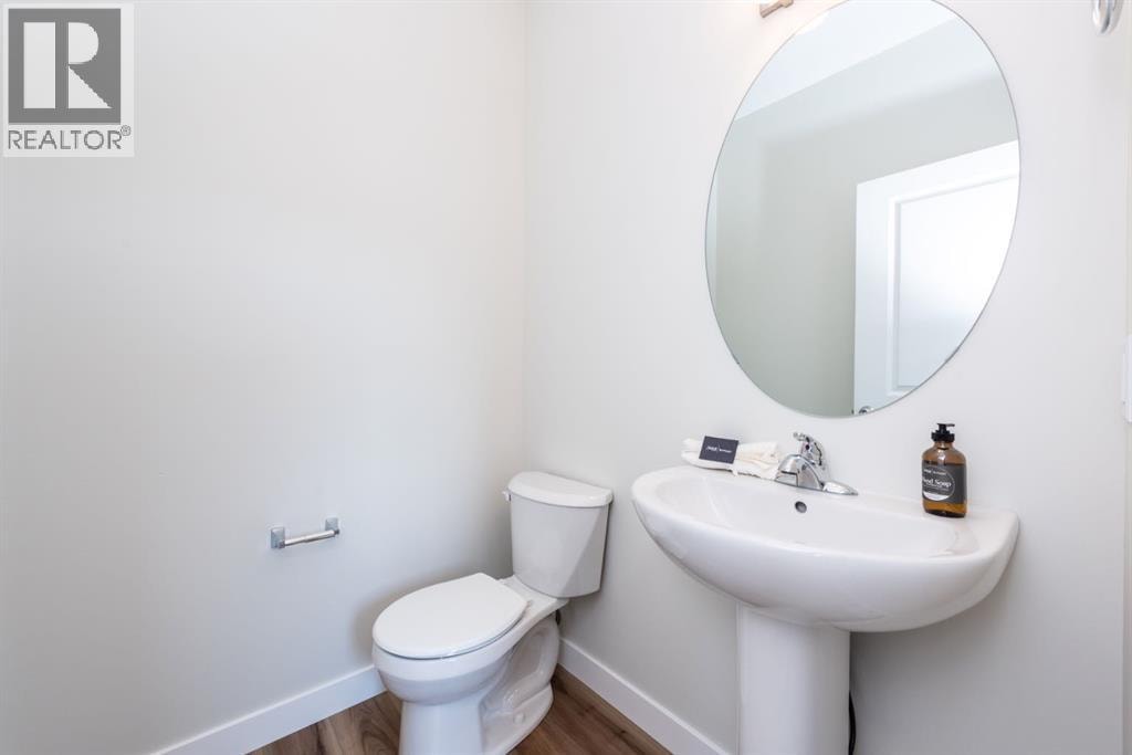 671 Wolf Willow Boulevard SE — photo 19