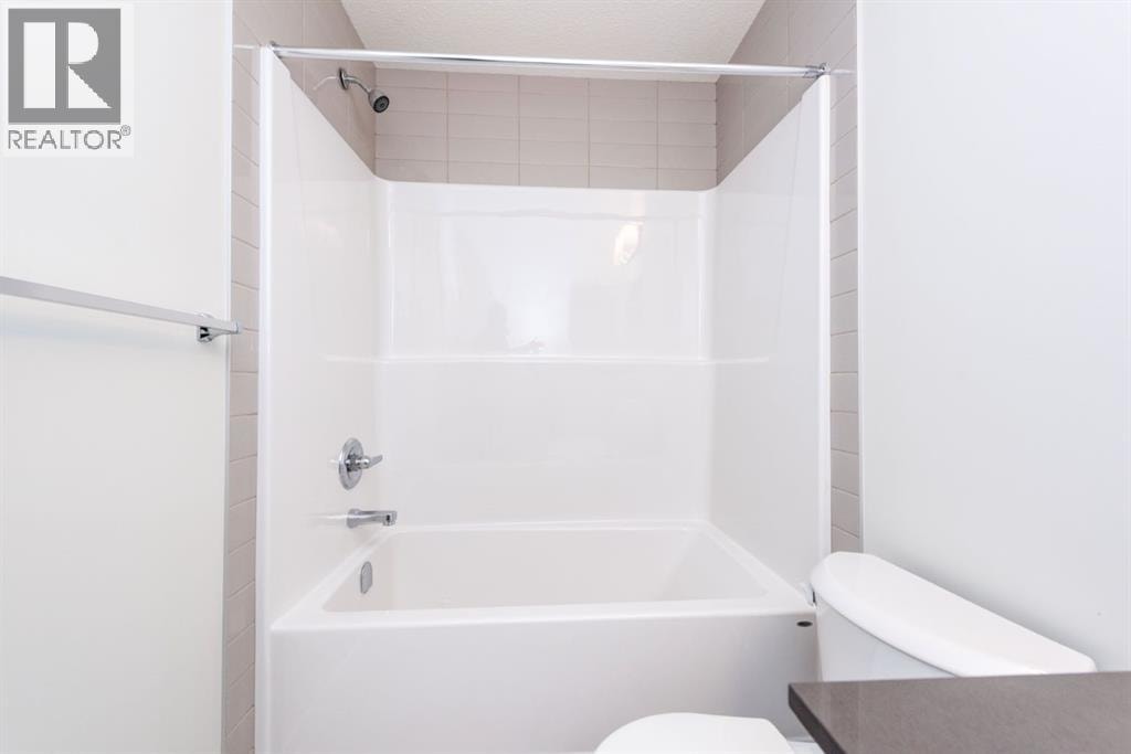 671 Wolf Willow Boulevard SE — photo 28