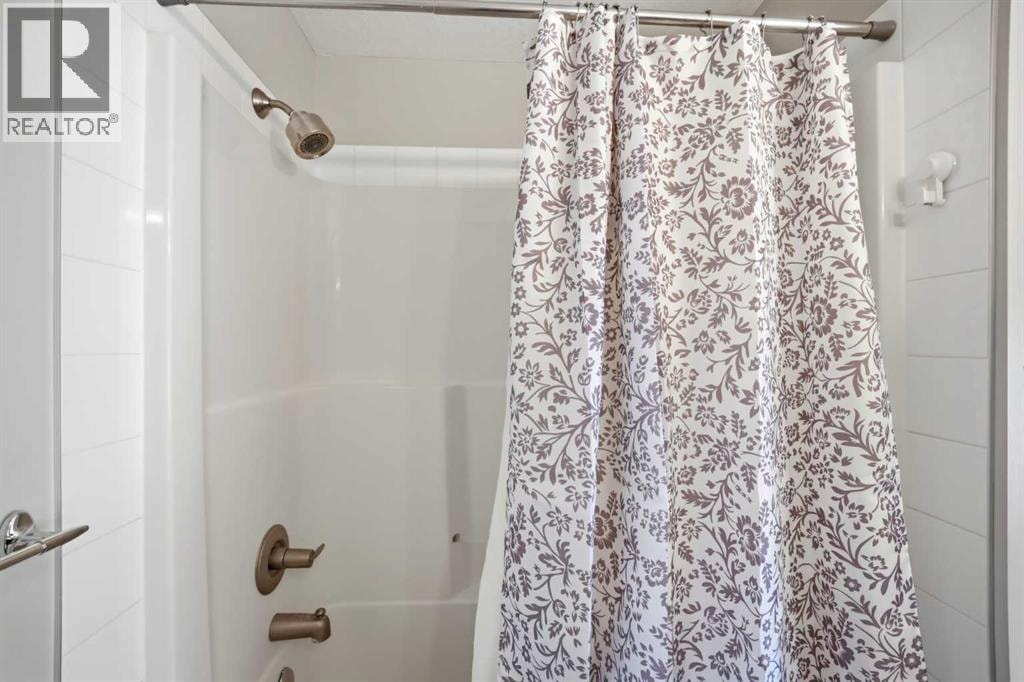 402 Wentworth Villas SW — photo 32