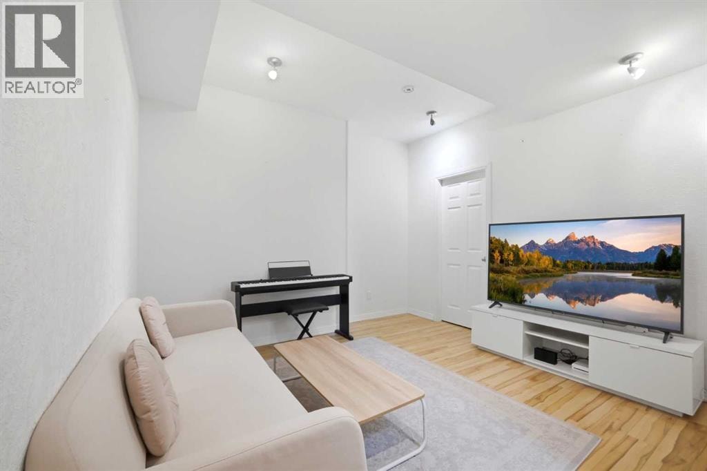 402 Wentworth Villas SW — photo 39