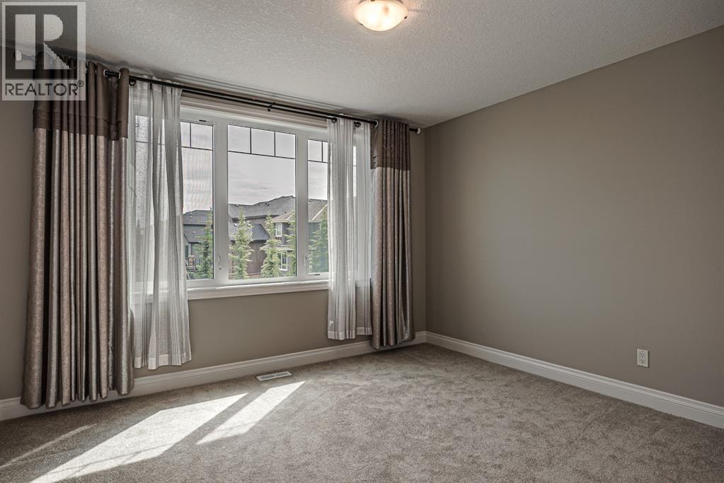 180 ASCOT Drive SW — photo 33