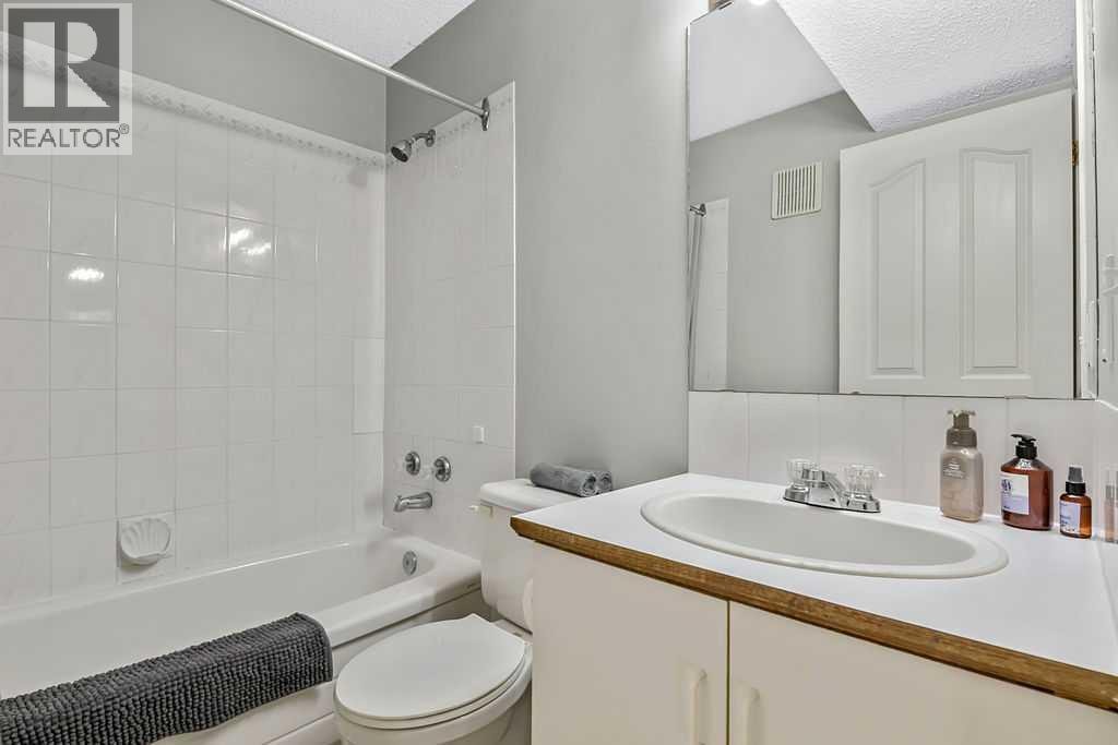 52 Hunters Crescent — photo 27