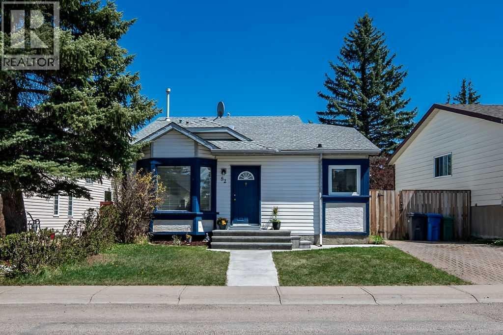 52 Hunters Crescent — photo 2