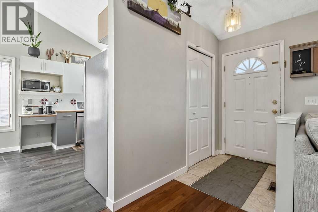 52 Hunters Crescent — photo 3
