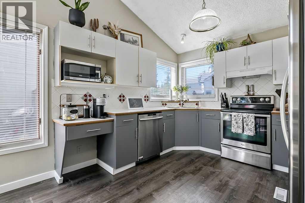 52 Hunters Crescent — photo 7