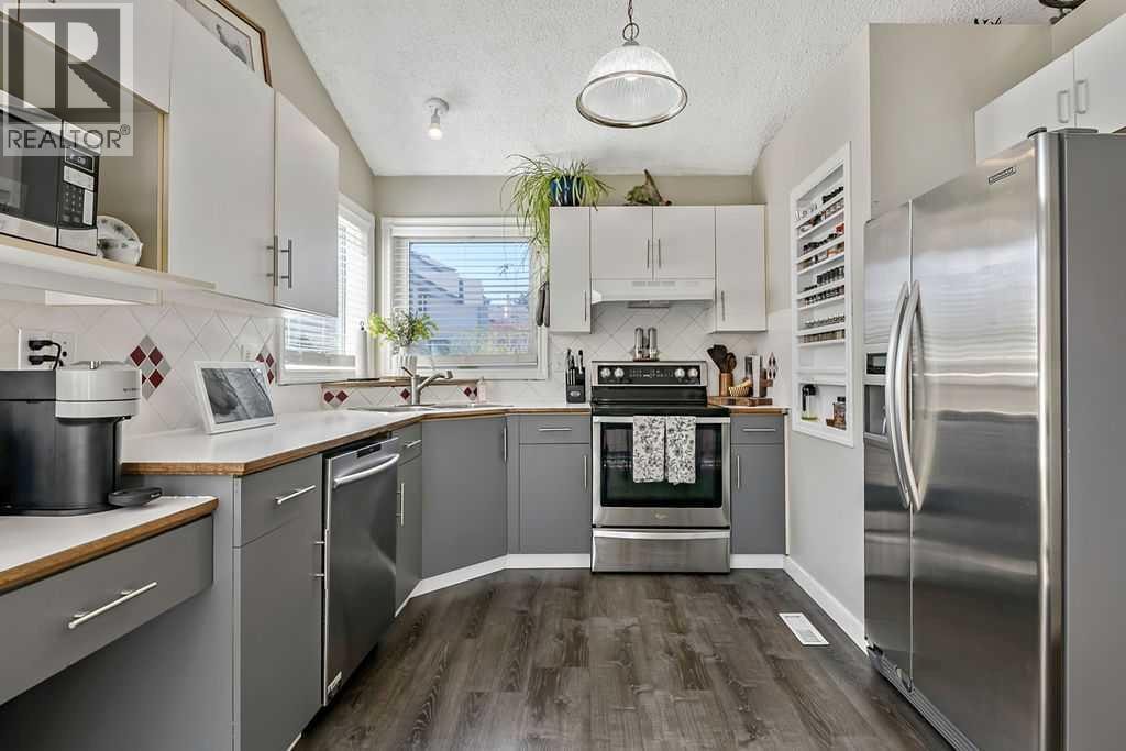 52 Hunters Crescent — photo 8