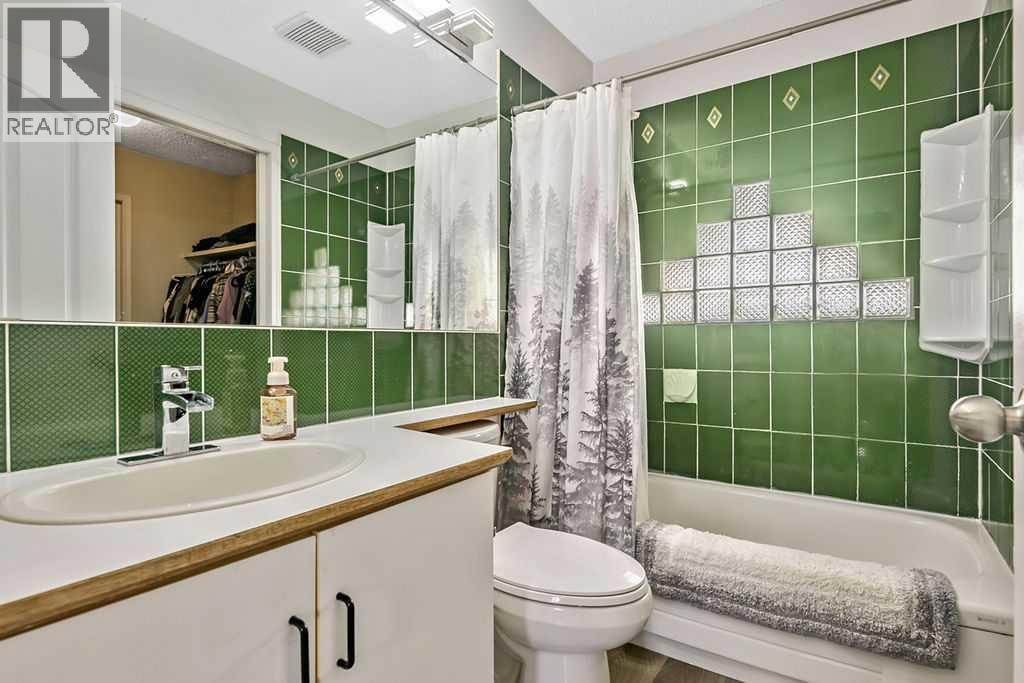 52 Hunters Crescent — photo 16