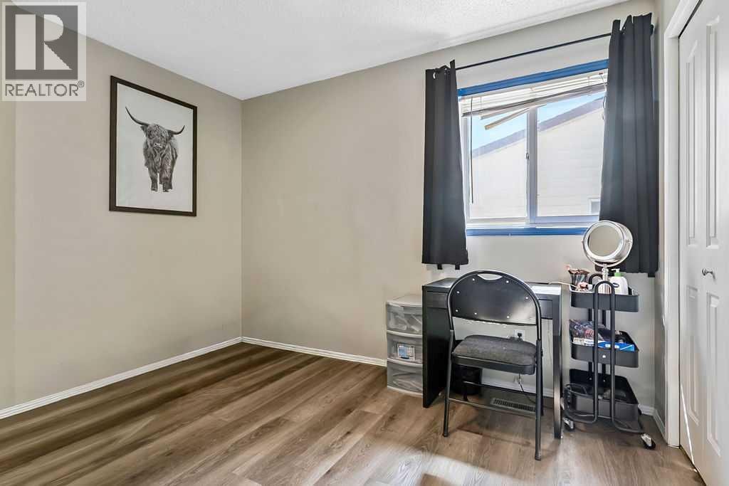52 Hunters Crescent — photo 19