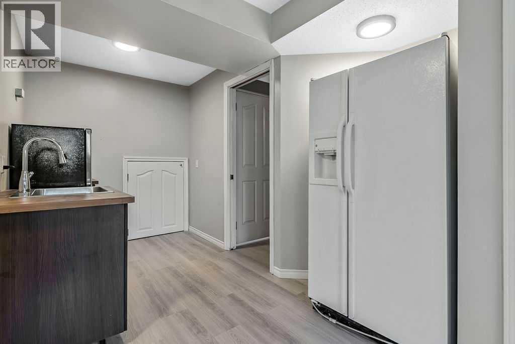 52 Hunters Crescent — photo 25