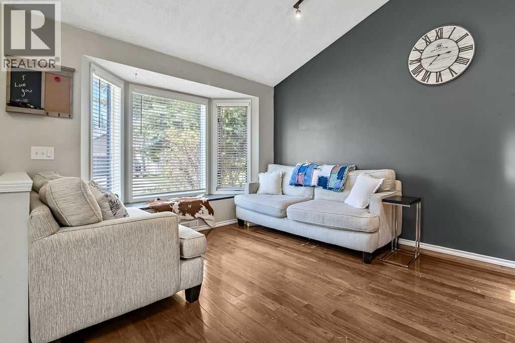 52 Hunters Crescent — photo 5